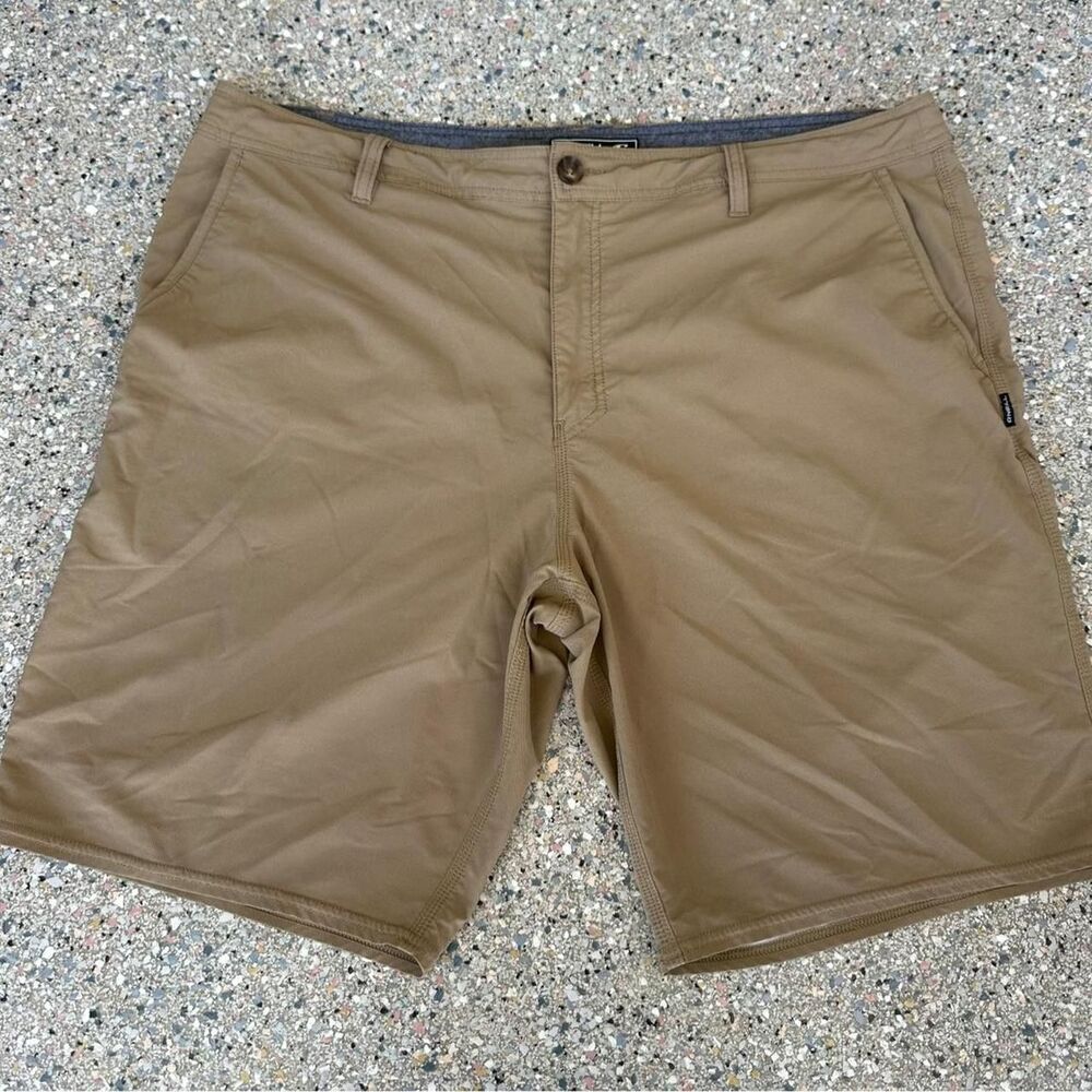 O-neill Men's Tan and Brown Shorts